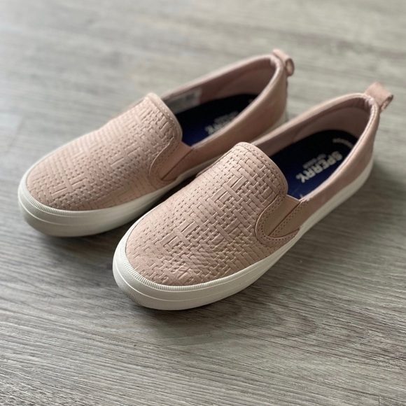 MUST HAVE Sperry size 6 - Picture 1 of 4